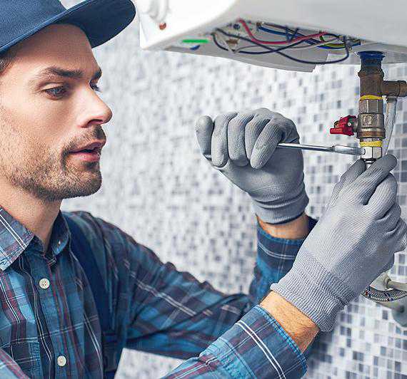 Come riparare uno sciacquone che perde senza uscire di casa